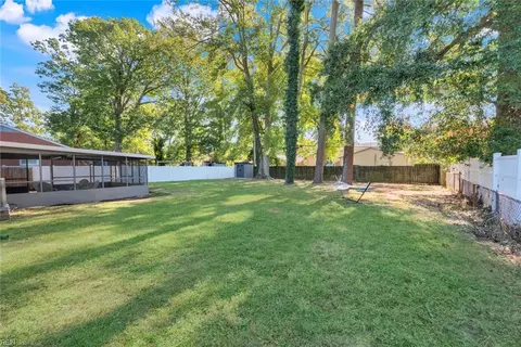18 Alexander Dr, Hampton, VA 23664 photo 20