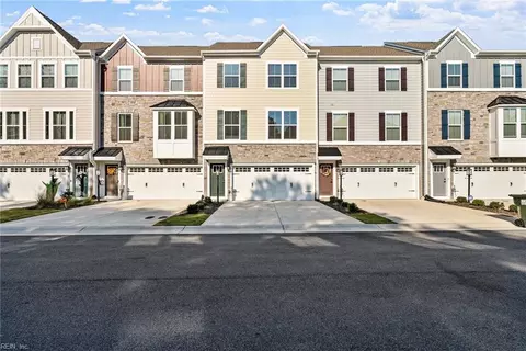 1743 Ark Royal Rd, Chesapeake, VA 23323