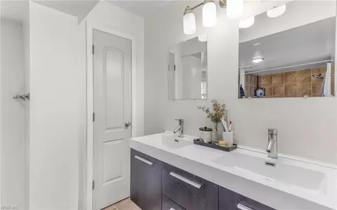 Bath - 117 Segar St, Hampton, VA 23663 photo 2 of 2