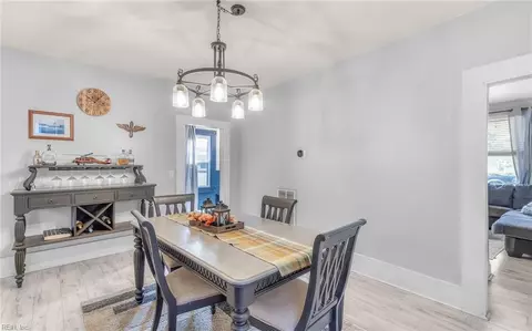 Dining - 117 Segar St, Hampton, VA 23663 photo 4 of 4