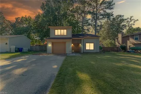 502 Heacox Ln, Newport News, VA 23608