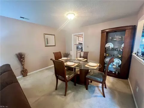 Dining - 9 Hawthorn Pl, Hampton, VA 23666 photo 1 of 1