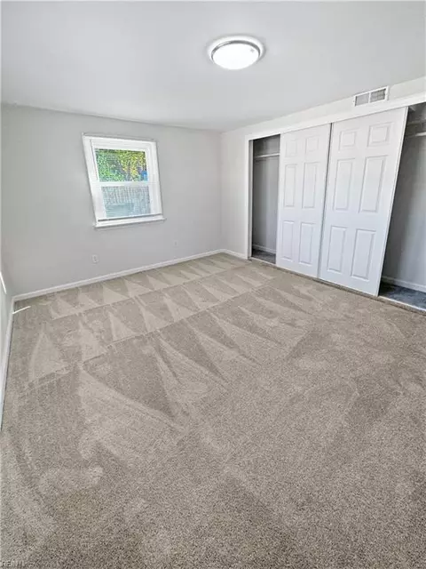 Bedroom - 7 Olga Ct, Hampton, VA 23669 photo 6 of 6