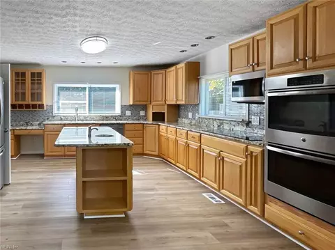 Kitchen - 7 Olga Ct, Hampton, VA 23669 photo 1 of 1