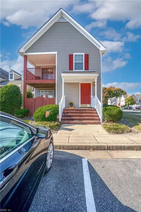 718 Willow Green Ct, Chesapeake, VA 23320
