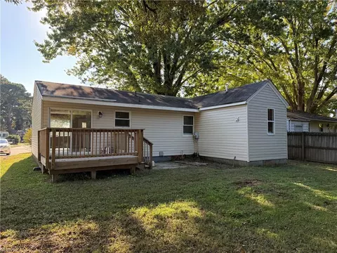 Exterior - 53 Lacrosse St, Hampton, VA 23663 photo 5 of 6