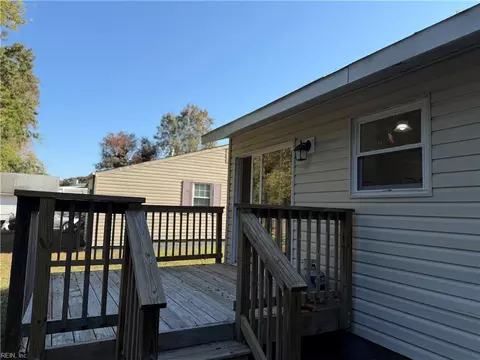Exterior - 53 Lacrosse St, Hampton, VA 23663 photo 4 of 6
