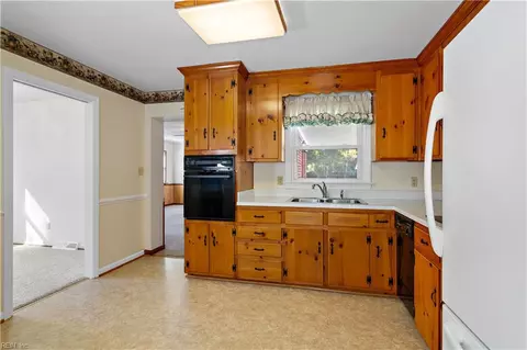 719 Macon Rd, Hampton, VA 23666 photo 7