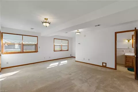 719 Macon Rd, Hampton, VA 23666 photo 14
