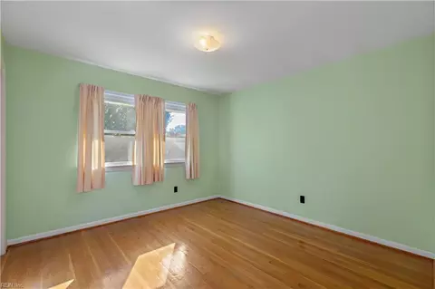 719 Macon Rd, Hampton, VA 23666 photo 19
