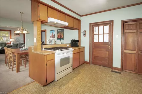 145 Chancellor Rd, Hampton, VA 23661 photo 12