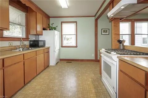 145 Chancellor Rd, Hampton, VA 23661 photo 14
