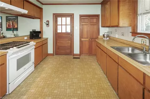 145 Chancellor Rd, Hampton, VA 23661 photo 13