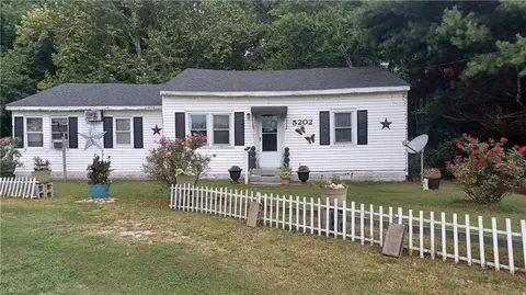 5202 Bayside Rd, Exmore, VA 23350