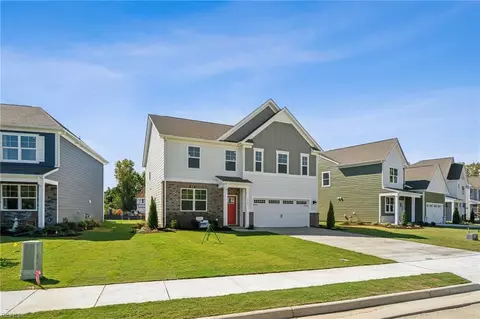 3042 Dalton Cir, Suffolk, VA 23435