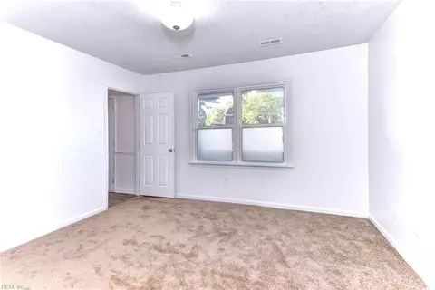 Bedroom - 160 Fairmont Dr, Hampton, VA 23666 photo 3 of 6