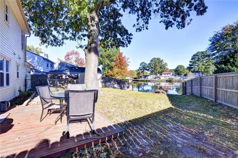 Exterior - 160 Fairmont Dr, Hampton, VA 23666 photo 1 of 7
