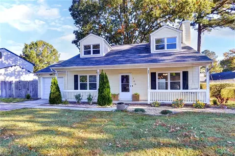 Exterior - 160 Fairmont Dr, Hampton, VA 23666 photo 3 of 7