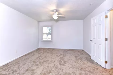 Bedroom - 160 Fairmont Dr, Hampton, VA 23666 photo 5 of 6