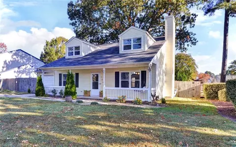 Exterior - 160 Fairmont Dr, Hampton, VA 23666 photo 2 of 7