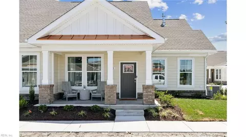 2102 Edwin Dr, Chesapeake, VA 23322