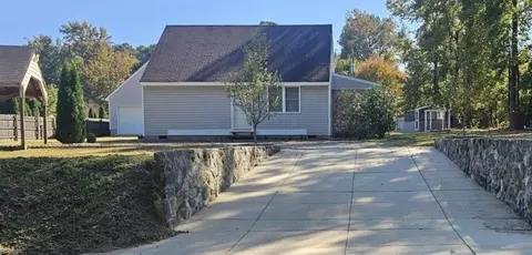 3687 Borden Rd, Hayes, VA 23072