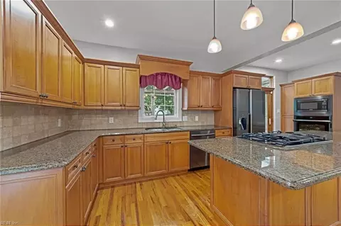 Kitchen - 829 Brandon Ave, Norfolk, VA 23517 photo 1 of 4