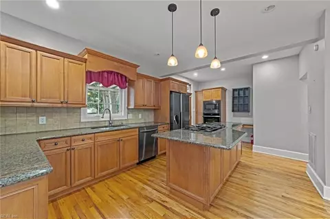 Kitchen - 829 Brandon Ave, Norfolk, VA 23517 photo 2 of 4