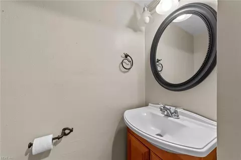 Bath - 829 Brandon Ave, Norfolk, VA 23517 photo 1 of 3