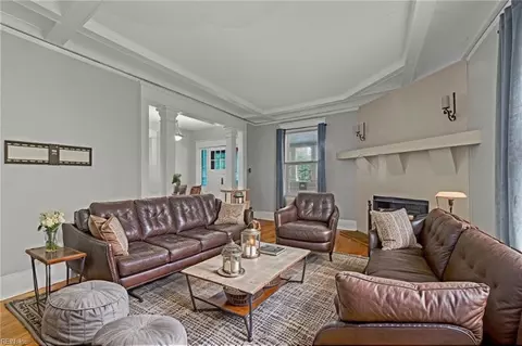 Living - 829 Brandon Ave, Norfolk, VA 23517 photo 1 of 2