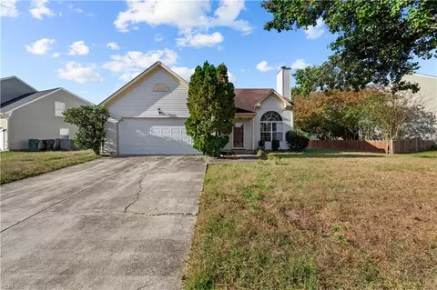 6111 Amberly Cir, Suffolk, VA 23435