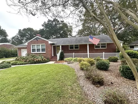 107 Cove Dr, Seaford, VA 23696