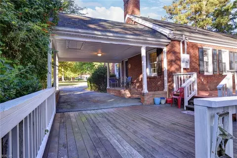 Exterior - 400 Meadow Ln, Franklin, VA 23851 photo 18 of 18
