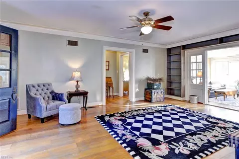 Living - 400 Meadow Ln, Franklin, VA 23851 photo 1 of 1