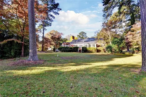 Exterior - 400 Meadow Ln, Franklin, VA 23851 photo 17 of 18