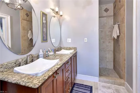 Bath - 400 Meadow Ln, Franklin, VA 23851 photo 4 of 4