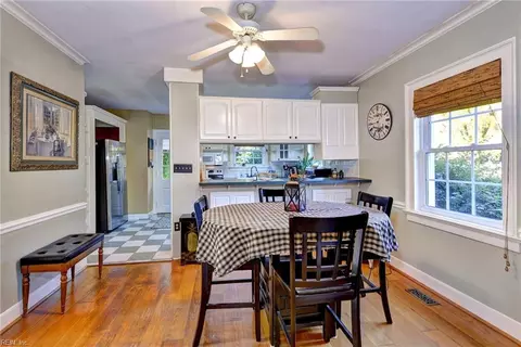 Dining - 400 Meadow Ln, Franklin, VA 23851 photo 1 of 2