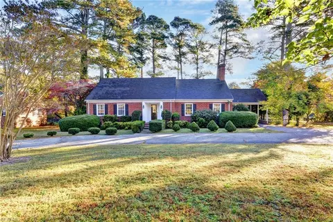 400 Meadow Ln, Franklin, VA 23851