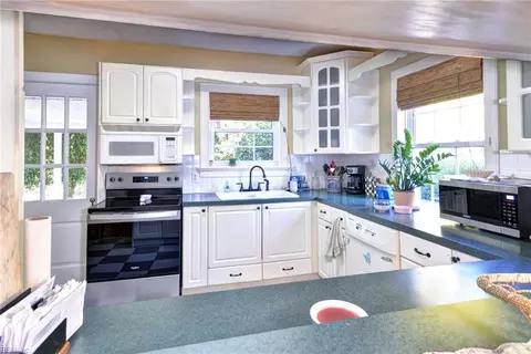 Kitchen - 400 Meadow Ln, Franklin, VA 23851 photo 1 of 4