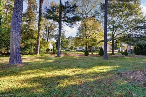 Exterior - 400 Meadow Ln, Franklin, VA 23851 photo 16 of 18