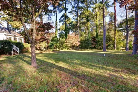 Exterior - 400 Meadow Ln, Franklin, VA 23851 photo 14 of 18