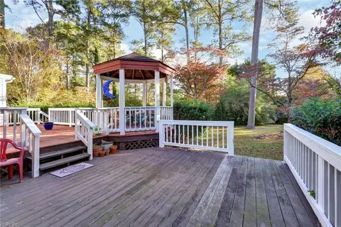 Exterior - 400 Meadow Ln, Franklin, VA 23851 photo 12 of 18