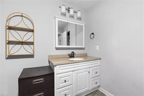 Bath - 1224 N Mallory St, Hampton, VA 23663 photo 1 of 2