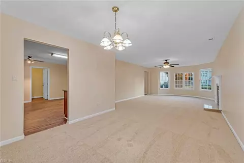 44 Locksley Dr, Hampton, VA 23666 photo 9