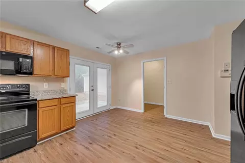 44 Locksley Dr, Hampton, VA 23666 photo 11