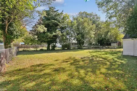 Exterior - 368 Brightwood Ave, Hampton, VA 23661 photo 13 of 15