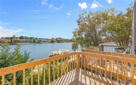 4753 Eldon Ct, Virginia Beach, VA 23462