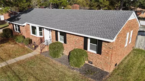 4221 Heather Rd, Portsmouth, VA 23703