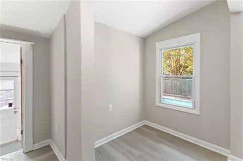 Entry Way - 615 Dune St, Norfolk, VA 23503 photo 4 of 4