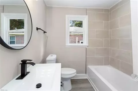 Bath - 615 Dune St, Norfolk, VA 23503 photo 2 of 2